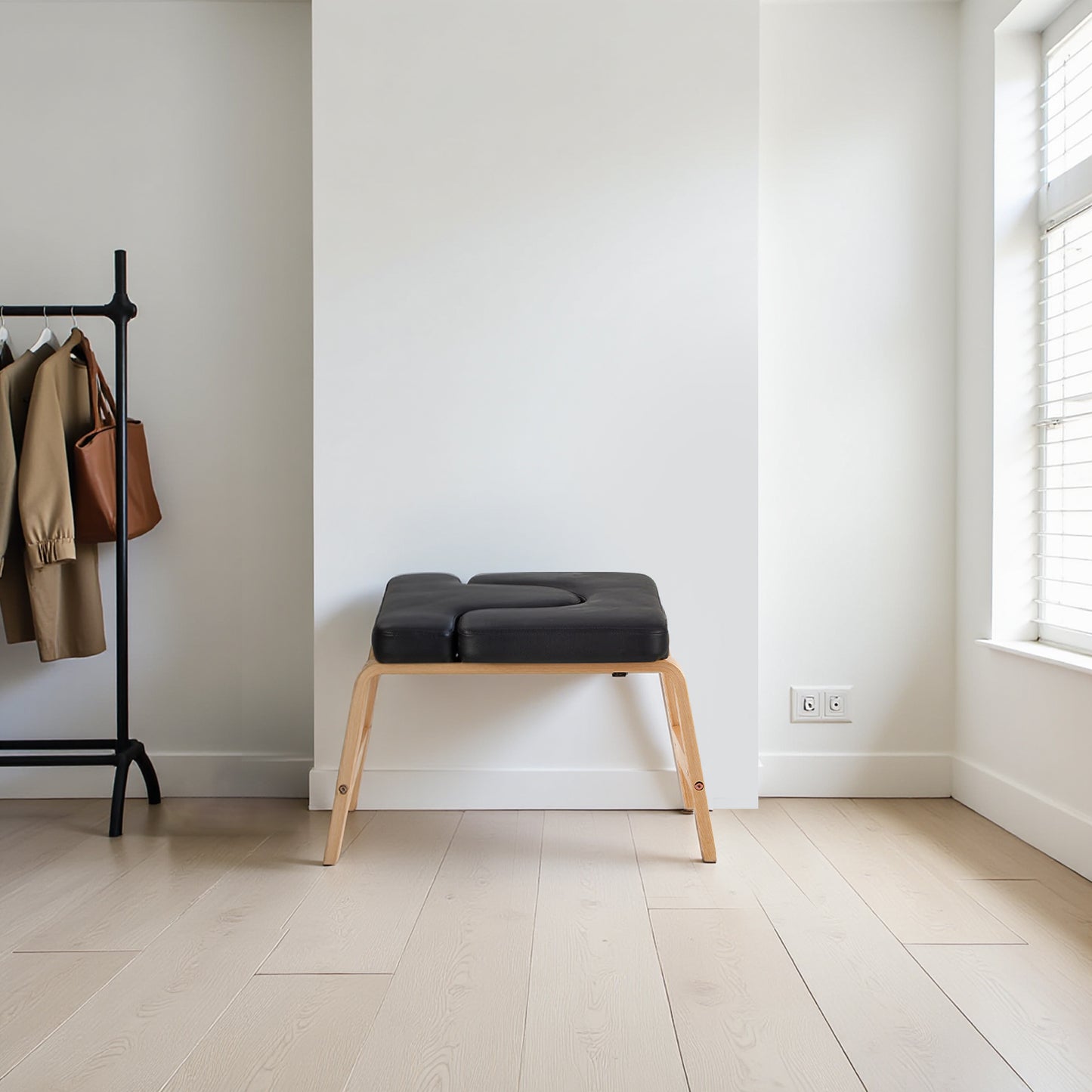 Tabouret en bois réglable pour assise confortable – Repose-pieds ou chaise polyvalente pour la maison, le bureau et la détente, Noir
