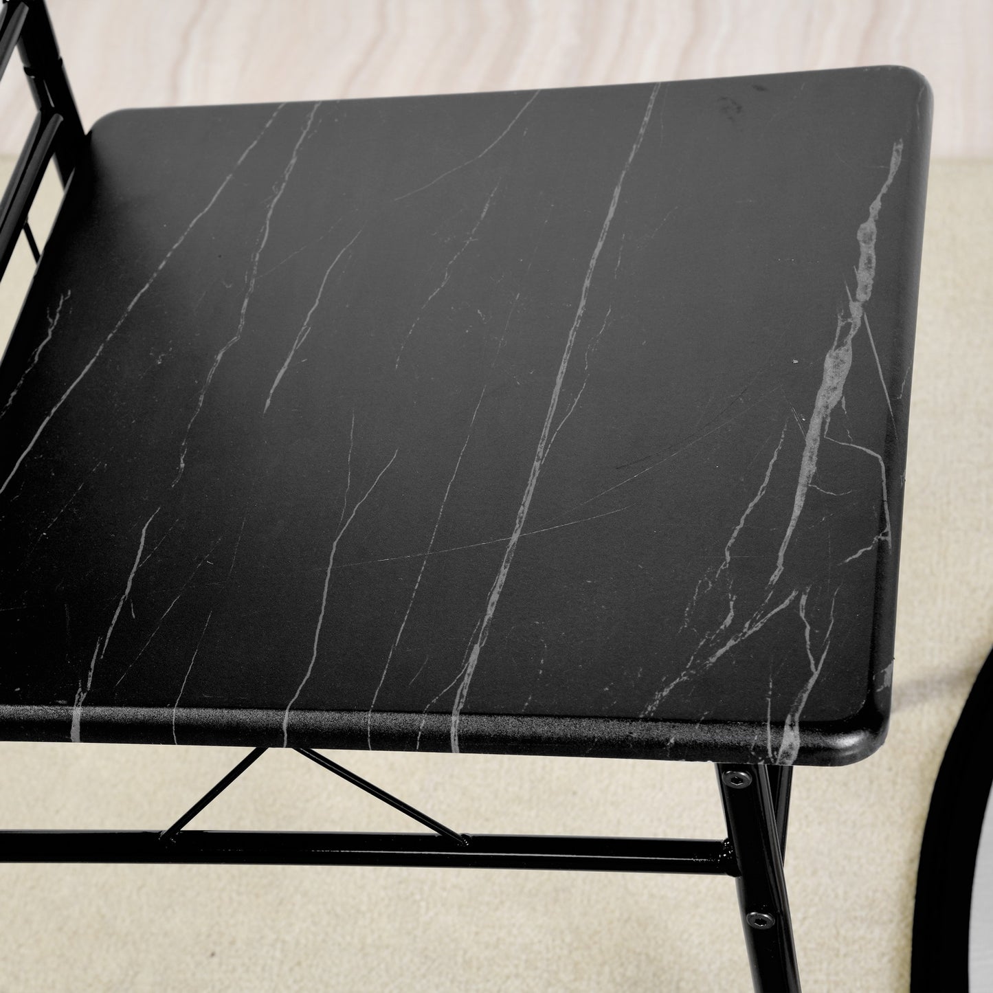 Table à manger de 4-6 personnes style morden-Pieds en fer noir - 137 x 77 x 75cm - Marbre noir grain