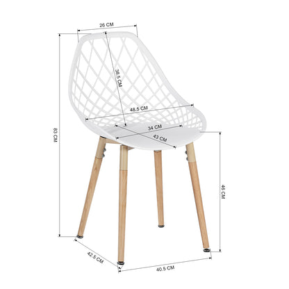 Lot de 2 chaises de salle à manger en plastique blanc avec un design ajouré, pieds en bois, style scandinave.