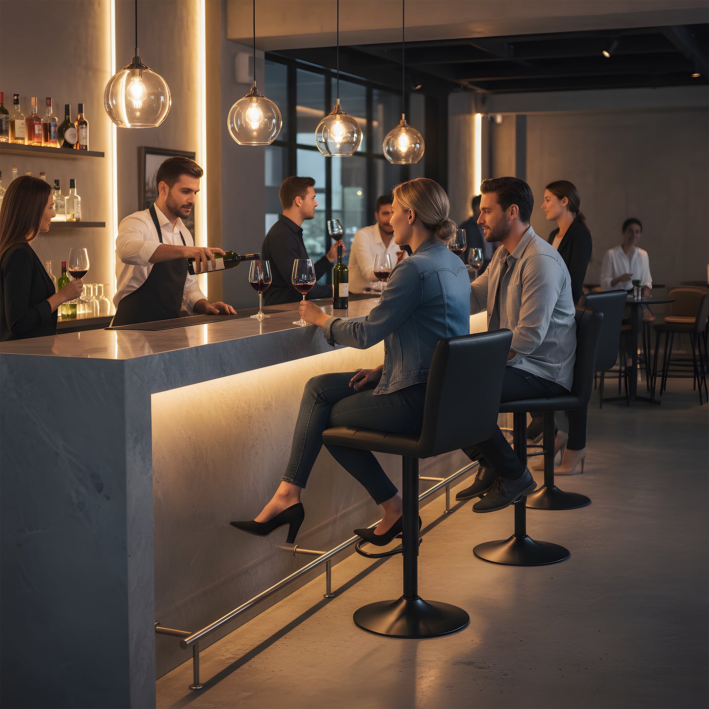 Tabouret de Bar Lot de 4 - Chaise Haute Réglable en Hauteur avec Dossier, Repose-Pieds et Rotation 360°, Cuir Synthétique Durable, Design Moderne pour Cuisine, Ilot Central, Café et Salle à Manger, Noir